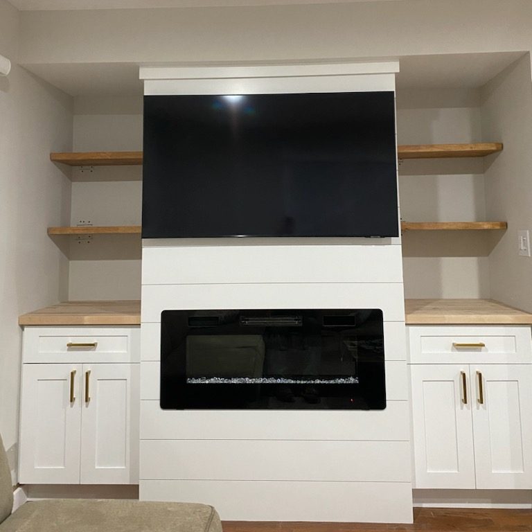 Fireplaces, Built Ins & Bars